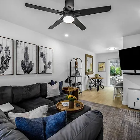Cozy 2Br Condo In Vibrant Sola
